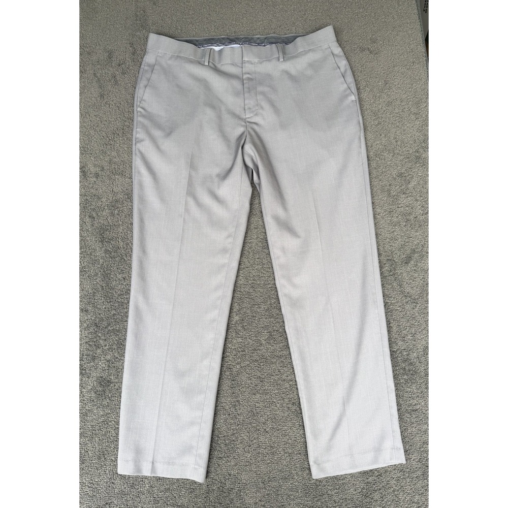Haggar Premium Comfort Dress Pants Mens 38x30 Slim Fit Light Grey Flat Front
